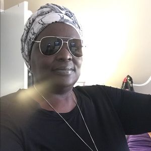 Meet your Posher, Seynabou